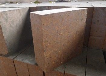 Cegły z węglika krzemu obrotowego 2.65 G / Cm³ Gęstość nasypowa Powierzchnia kwadratowa Dopuszczenie CE