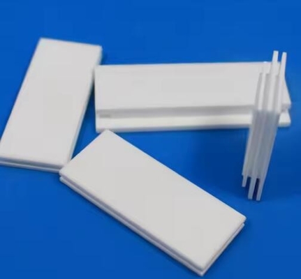 Wysoka przewodność cieplna Beryllia Ceramic BeO Beryllium Oxide Części ceramiczne