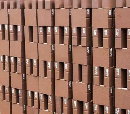 Dobrej jakości cegła magnezytowa wypalana w wysokiej temperaturze, cegły magnezytowe ogniotrwałe, cegła magnezytowa topiona do pieców martenowskich alkalicznych