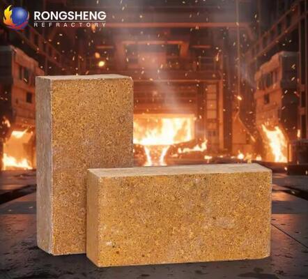 Wysokotemperaturowe ogniotrwałe cegły magnezowe Doskonała odporność na szlak Pieczona cegła magnezowa do wyściółki pieca stalowego