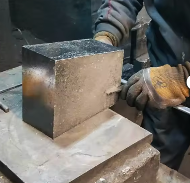 Chiny Cena fabryczna Magnezyt węglowy cegła Wysokiej jakości pieczarnik do topnienia żelaza