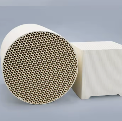 Wysokowytrzymały ceramiczny nośnik katalizatora typu plaster miodu z kordierytu i mulitu do oczyszczania gazów spalinowych w przemyśle chemicznym